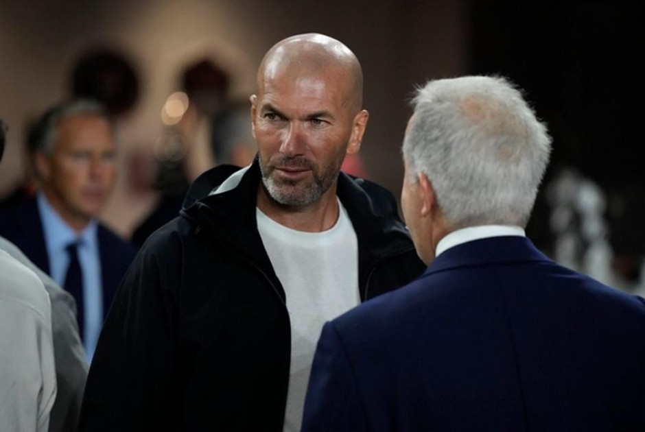 &Pi;&lambda;&eta;&sigma;&iota;ά&zeta;&epsilon;&iota; &sigma;&tau;&omicron;&nu; &pi;ά&gamma;&kappa;&omicron; &tau;&eta;&sigmaf; &epsilon;&theta;&nu;&iota;&kappa;ή&sigmaf; &Gamma;&alpha;&lambda;&lambda;ί&alpha;&sigmaf; &omicron; &Zeta;&iota;&nu;&tau;ά&nu;, &tau;&iota; &alpha;&pi;&omicron;&kappa;ά&lambda;&upsilon;&psi;&epsilon; &omicron; &pi;&rho;ό&epsilon;&delta;&rho;&omicron;&sigmaf; &tau;&eta;&sigmaf; FFF