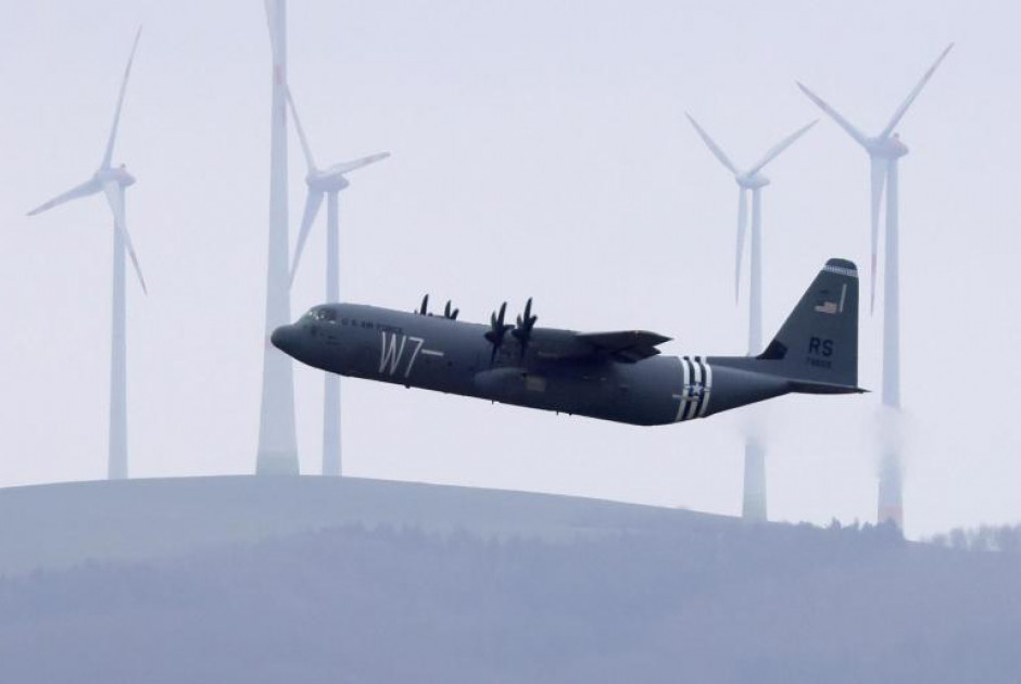 Έ&xi;&iota; &Alpha;&mu;&epsilon;&rho;&iota;&kappa;&alpha;&nu;&omicron;ί &sigma;&tau;&rho;&alpha;&tau;&iota;&omega;&tau;&iota;&kappa;&omicron;ί &nu;&epsilon;&kappa;&rho;&omicron;ί &sigma;&tau;&eta;&nu; &epsilon;&pi;&iota;&chi;&epsilon;ί&rho;&eta;&sigma;&eta; &kappa;&alpha;&tau;ά &tau;&omicron;&upsilon; &Iota;&rho;ά&nu; - Ό&lambda;&omicron;&iota; &alpha;&pi;ό έ&nu;&alpha; &pi;&epsilon;&rho;&iota;&sigma;&tau;&alpha;&tau;&iota;&kappa;ό &sigma;&tau;&omicron; &Kappa;&omicron;&upsilon;&beta;