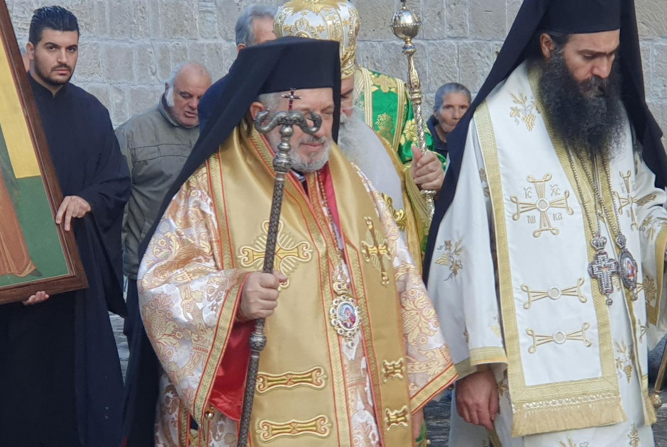 &Eta; &Epsilon;&kappa;&kappa;&lambda;&eta;&sigma;ί&alpha; &pi;&rho;&omicron;&chi;&omega;&rho;&epsilon;ί &sigma;&epsilon; &delta;&iota;&alpha;&delta;&iota;&kappa;&alpha;&sigma;ί&epsilon;&sigmaf; &gamma;&iota;&alpha; &nu;έ&omicron; &Mu;&eta;&tau;&rho;&omicron;&pi;&omicron;&lambda;ί&tau;&eta; &Pi;ά&phi;&omicron;&upsilon;