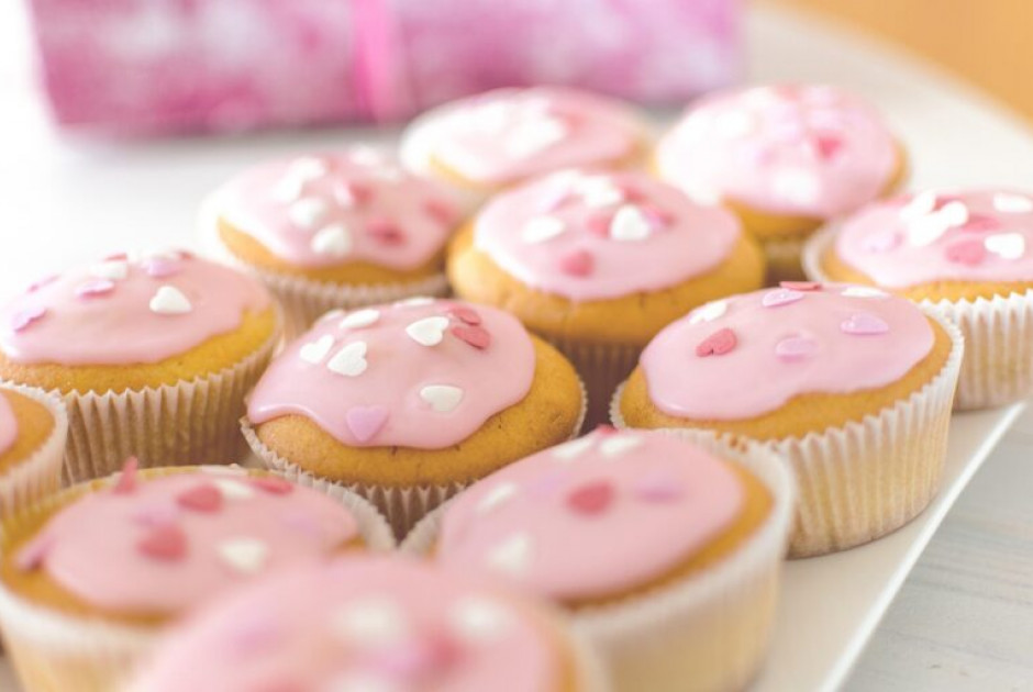 &Epsilon;&omicron;&rho;&tau;&omicron;&lambda;ό&gamma;&iota;&omicron;: &Pi;&omicron;&iota;&omicron;&iota; &gamma;&iota;&omicron;&rho;&tau;ά&zeta;&omicron;&upsilon;&nu; &sigma;ή&mu;&epsilon;&rho;&alpha;, 15 &Mu;&alpha;&rho;&tau;ί&omicron;&upsilon;