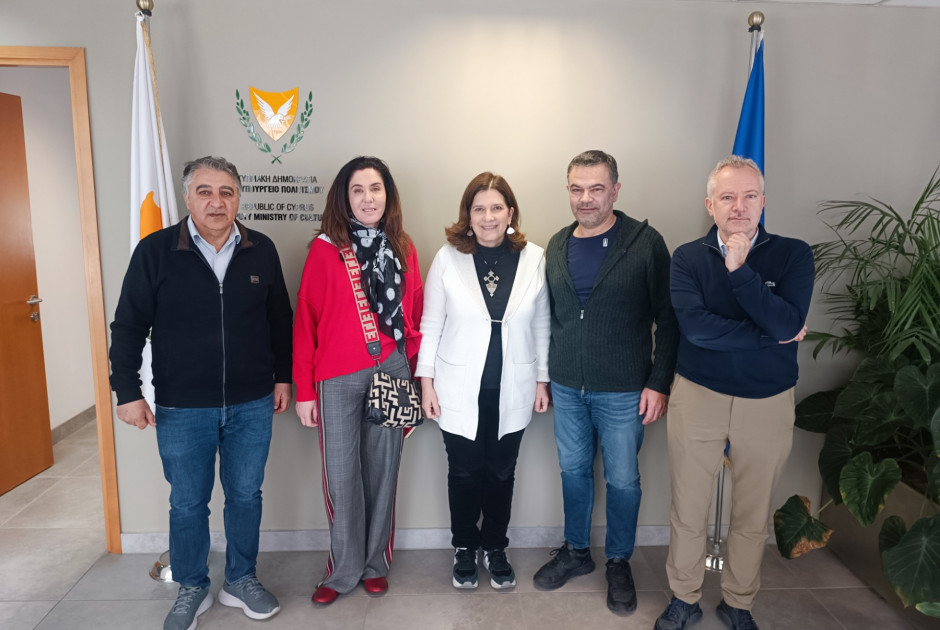 &Sigma;&upsilon;&nu;&alpha;&nu;&tau;ή&theta;&eta;&kappa;&epsilon; &Alpha;&Kappa;&Epsilon;&Lambda; &mu;&epsilon; &tau;&eta;&nu; &Upsilon;&phi;&upsilon;&pi;&omicron;&upsilon;&rho;&gamma;ό &Pi;&omicron;&lambda;&iota;&tau;&iota;&sigma;&mu;&omicron;ύ - &Sigma;&tau;&omicron; &epsilon;&pi;ί&kappa;&epsilon;&nu;&tau;&rho;&omicron; &tau;&alpha; &chi;&omicron;&rho;&eta;&gamma;&iota;&kappa;ά &pi;&rho;&omicron;&gamma;&rho;ά&mu;&mu;&alpha;&tau;&alpha;