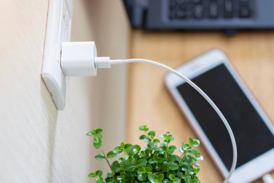 &Alpha;&phi;ή&nu;&epsilon;&tau;&epsilon; &tau;&omicron;&nu; &phi;&omicron;&rho;&tau;&iota;&sigma;&tau;ή &mu;ό&nu;&iota;&mu;&alpha; &sigma;&tau;&eta;&nu; &pi;&rho;ί&zeta;&alpha;;