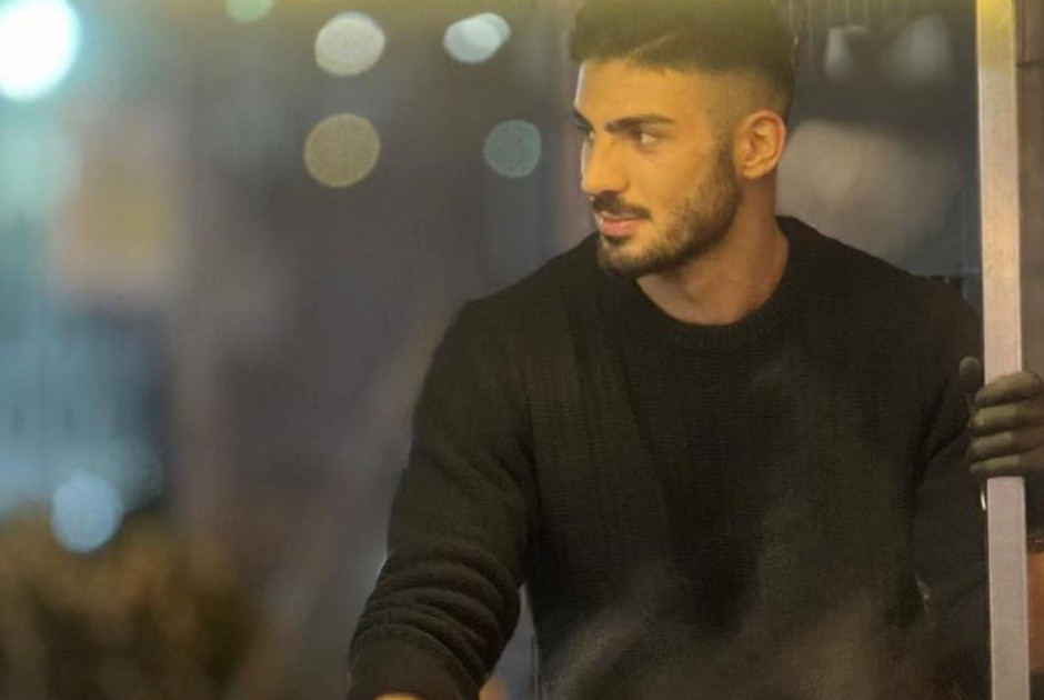 Alper Tellem: &Pi;&omicron;&iota;&omicron;&sigmaf; &epsilon;ί&nu;&alpha;&iota; &omicron; 25&chi;&rho;&omicron;&nu;&omicron;&sigmaf; &kappa;&alpha;&sigma;&tau;&alpha;&nu;ά&sigmaf; &pi;&omicron;&upsilon; &kappa;ά&nu;&epsilon;&iota; &theta;&rho;&alpha;ύ&sigma;&eta; &sigma;&tau;&alpha; social media