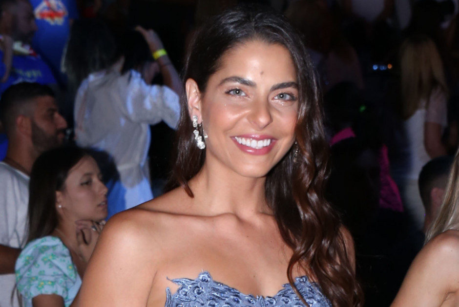 &Eta; &Mu;&upsilon;&rho;&iota;έ&lambda;&lambda;&alpha; &Kappa;&omicron;&upsilon;&rho;&epsilon;&nu;&tau;ή &sigma;&tau;&rho;ά&phi;&eta;&kappa;&epsilon; &sigma;&tau;&omicron;&nu; &Theta;&epsilon;ό (&Beta;&Iota;&Nu;&Tau;&Epsilon;&Omicron;)