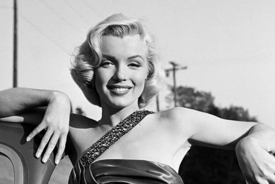 &Mu;έ&rho;&iota;&lambda;&iota;&nu; &Mu;&omicron;&nu;&rho;ό&epsilon;: &Gamma;&iota;&alpha;&tau;ί έ&chi;&epsilon;&iota; &xi;&epsilon;&sigma;&pi;ά&sigma;&epsilon;&iota; &delta;&iota;&kappa;&alpha;&sigma;&tau;&iota;&kappa;ή &delta;&iota;&alpha;&mu;ά&chi;&eta; &gamma;&iota;&alpha; &tau;&iota;&sigmaf; &tau;&epsilon;&lambda;&epsilon;&upsilon;&tau;&alpha;ί&epsilon;&sigmaf; &phi;&omega;&tau;&omicron;&gamma;&rho;&alpha;&phi;ί&epsilon;&sigmaf; &tau;&eta;&sigmaf;