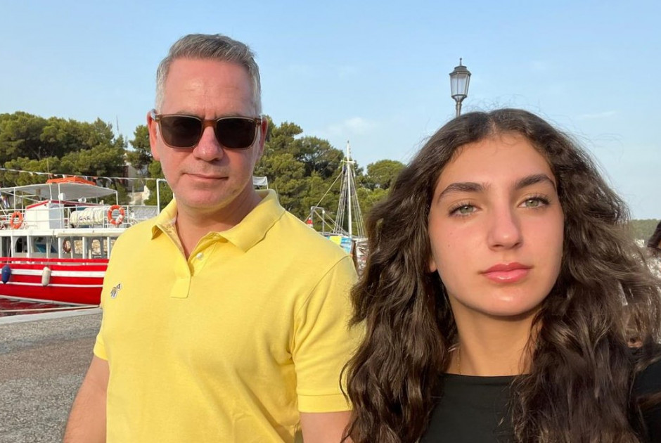 &Nu;&iota;&kappa;ό&lambda;&alpha;&sigmaf; &Pi;&alpha;&pi;&alpha;&delta;ό&pi;&omicron;&upsilon;&lambda;&omicron;&sigmaf;: &Omicron;&iota; &gamma;&lambda;&upsilon;&kappa;&iota;έ&sigmaf; &epsilon;&upsilon;&chi;έ&sigmaf; &gamma;&iota;&alpha; &tau;&alpha; 19&alpha; &gamma;&epsilon;&nu;έ&theta;&lambda;&iota;&alpha; &tau;&eta;&sigmaf; &kappa;ό&rho;&eta;&sigmaf; &tau;&omicron;&upsilon;, &Mu;&iota;&sigma;&iota;έ&lambda;