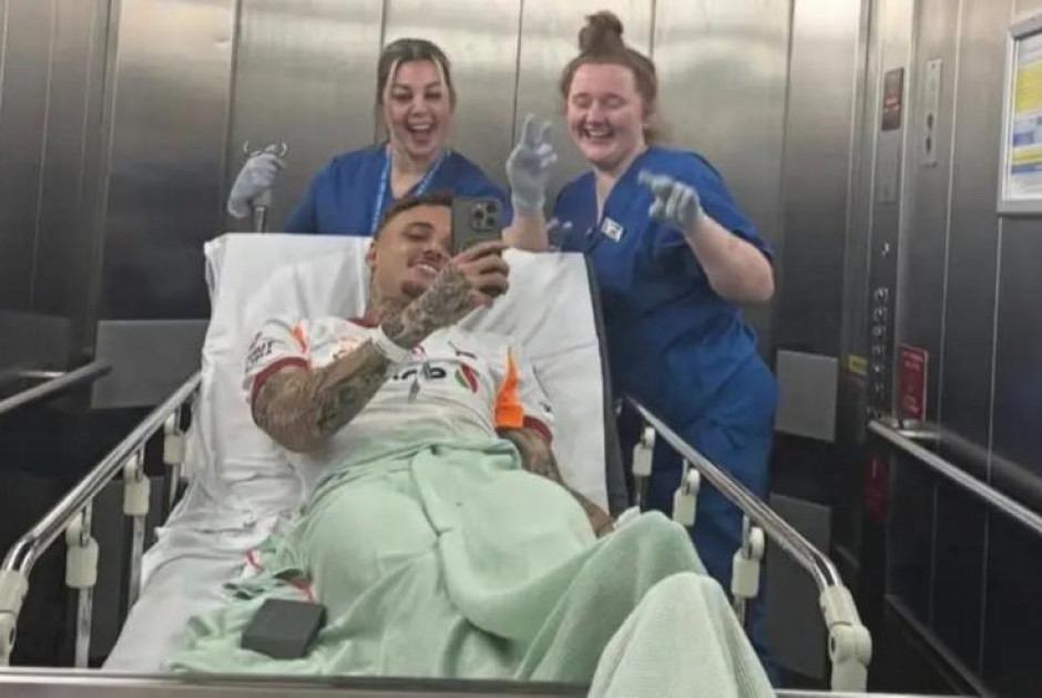 &laquo;&Theta;&alpha; &chi;&rho;&epsilon;&iota;ά&zeta;&omicron;&mu;&alpha;&iota; &beta;&omicron;ή&theta;&epsilon;&iota;&alpha; &sigma;&tau;&eta;&nu; &tau;&omicron;&upsilon;&alpha;&lambda;έ&tau;&alpha; &kappa;&alpha;&iota; &sigma;&tau;&omicron;... Playstation&raquo;: &Eta; &epsilon;&xi;&omicron;&mu;&omicron;&lambda;ό&gamma;&eta;&sigma;&eta; &tau;&omicron;&upsilon; &Lambda;&alpha;&nu;&gamma;&kappa; &mu;&epsilon;&tau;ά &tau;&omicron;&nu; &sigma;&omicron;&beta;&alpha;&rho;