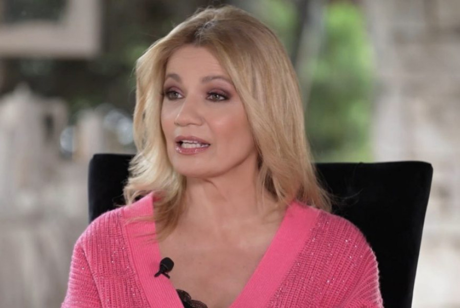 &Pi;&alpha;&nu;&alpha;&gamma;&iota;ώ&tau;&alpha; &Beta;&lambda;&alpha;&nu;&tau;ή: &Alpha;&iota;&sigma;&theta;&alpha;&nu;ό&mu;&omicron;&upsilon;&nu; &pi;ά&rho;&alpha; &pi;&omicron;&lambda;ύ &phi;ό&beta;&omicron;, &pi;&rho;&iota;&nu; &mu;&iota;&lambda;ή&sigma;&omega;