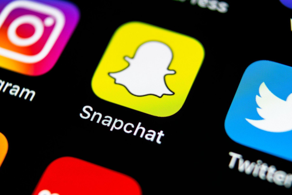Ευρωπαϊκή Επιτροπή: Eρευνά το Snapchat για παραβίαση κανόνων προστασίας παιδιών
