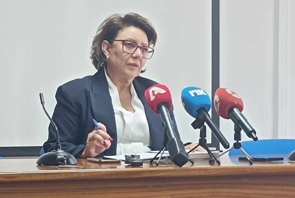 &Kappa;&tau;&eta;&nu;. &Upsilon;&pi;&eta;&rho;&epsilon;&sigma;ί&epsilon;&sigmaf;: &Epsilon;&nu;&nu;έ&alpha; &nu;έ&alpha; &kappa;&rho;&omicron;ύ&sigma;&mu;&alpha;&tau;&alpha; &alpha;&phi;&theta;ώ&delta;&omicron;&upsilon;&sigmaf; &kappa;&alpha;&iota; &pi;έ&rho;&alpha;&nu; &tau;&omega;&nu; 7000 &theta;&alpha;&nu;&alpha;&tau;ώ&sigma;&epsilon;&omega;&nu; &zeta;ώ&omega;&nu;