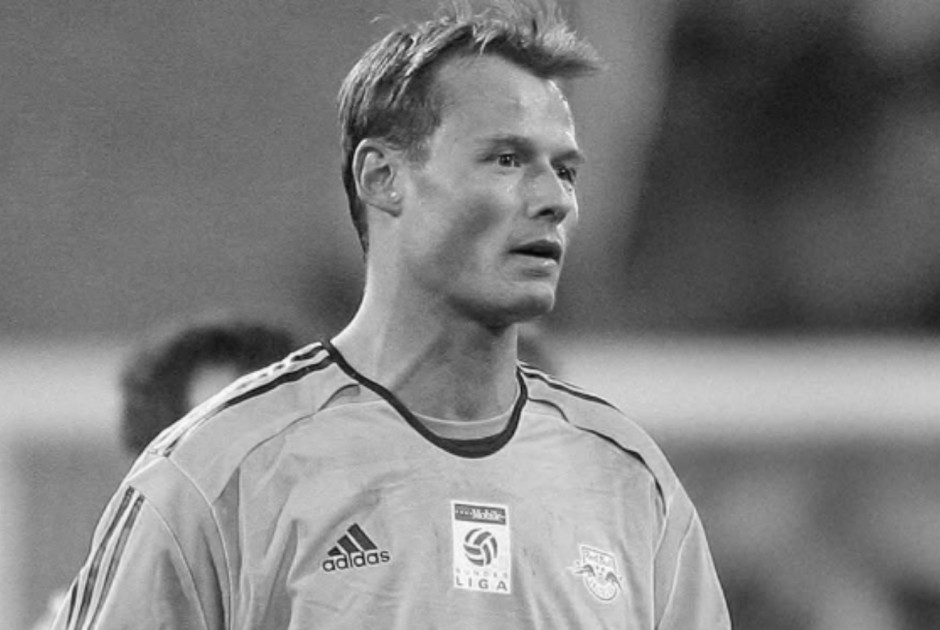 &Theta;&Lambda;&Iota;&Psi;&Eta; &sigma;&tau;&omicron; &epsilon;&upsilon;&rho;&omega;&pi;&alpha;ϊ&kappa;ό &pi;&omicron;&delta;ό&sigma;&phi;&alpha;&iota;&rho;&omicron;: &Nu;&epsilon;&kappa;&rho;ό&sigmaf; &omicron; &Alpha;&lambda;&epsilon;&xi;ά&nu;&tau;&epsilon;&rho; &Mu;ά&nu;&iota;&nu;&gamma;&kappa;&epsilon;&rho;