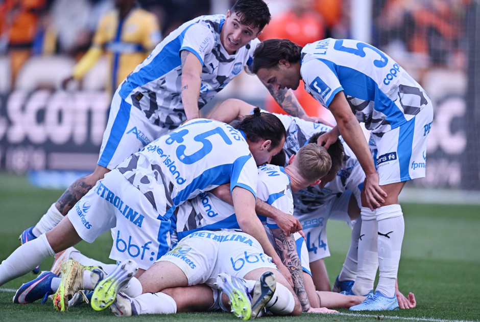 &Omicron;&iota; &delta;&eta;&lambda;ώ&sigma;&epsilon;&iota;&sigmaf; &mu;&epsilon;&tau;ά &tau;&eta;&nu; &nu;ί&kappa;&eta; &tau;&omicron;&upsilon; &Alpha;&pi;ό&lambda;&lambda;&omega;&nu;&alpha; &epsilon;&pi;ί &tau;&omicron;&upsilon; &Alpha;&Pi;&Omicron;&Epsilon;&Lambda;