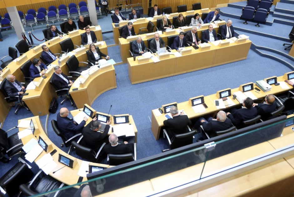 Η Βουλή ενέκρινε την ένταξη συμβουλευτικών ψυχολόγων στο ΓεΣΥ