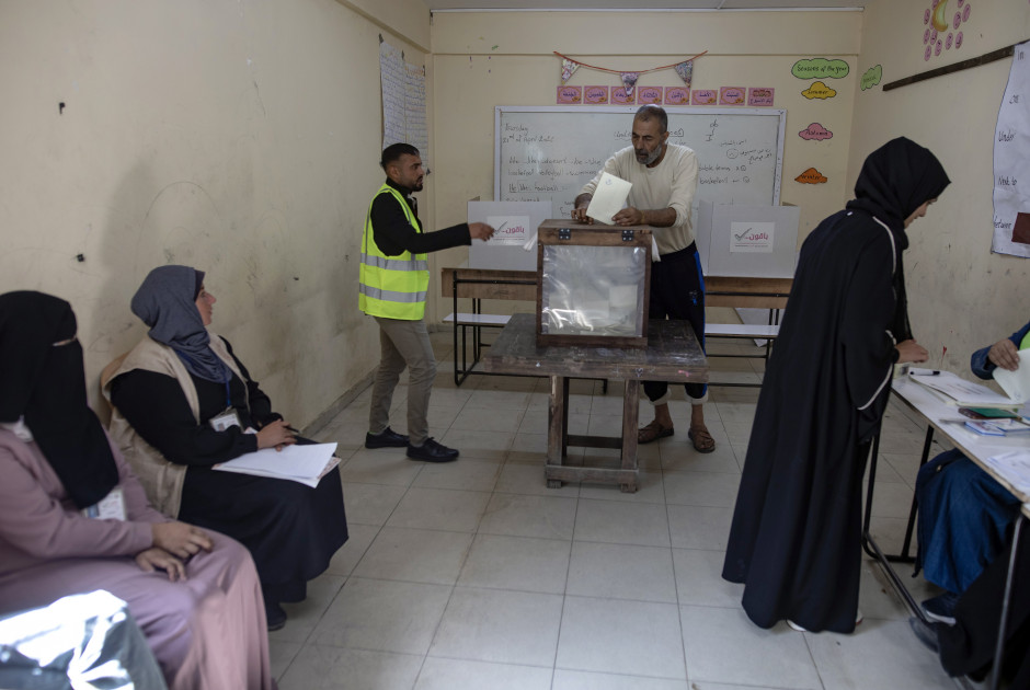 &Gamma;ά&zeta;&alpha;: &Sigma;&tau;&iota;&sigmaf; &kappa;ά&lambda;&pi;&epsilon;&sigmaf; &omicron;&iota; &kappa;ά&tau;&omicron;&iota;&kappa;&omicron;&iota; - &Epsilon;&kappa;&lambda;&omicron;&gamma;έ&sigmaf; &mu;&epsilon;&tau;ά &alpha;&pi;ό &delta;ύ&omicron; &delta;&epsilon;&kappa;&alpha;&epsilon;&tau;ί&epsilon;&sigmaf;