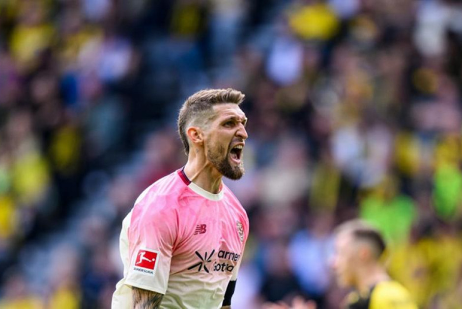 &Gamma;&epsilon;&rho;ά &gamma;&iota;&alpha; Champions League &eta; &Lambda;&epsilon;&beta;&epsilon;&rho;&kappa;&omicron;ύ&zeta;&epsilon;&nu;