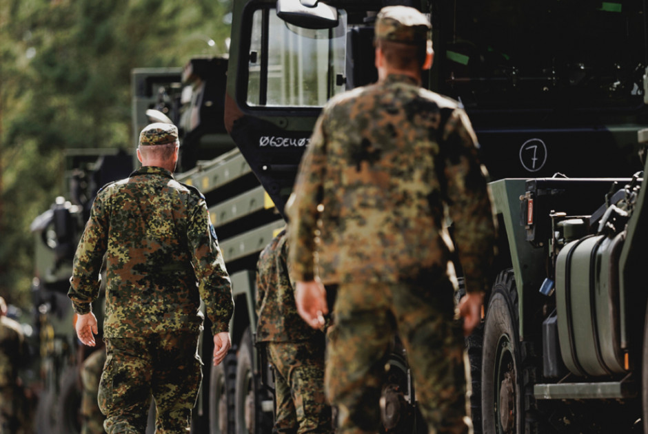 WSJ: &Omicron;&iota; &Epsilon;&upsilon;&rho;&omega;&pi;&alpha;ί&omicron;&iota; &epsilon;&tau;&omicron;&iota;&mu;ά&zeta;&omicron;&upsilon;&nu; &epsilon;&nu;&alpha;&lambda;&lambda;&alpha;&kappa;&tau;&iota;&kappa;ό &sigma;&chi;έ&delta;&iota;&omicron; &alpha;&nu; &omicron; &Tau;&rho;&alpha;&mu;&pi; &beta;&gamma;ά&lambda;&epsilon;&iota; &tau;&iota;&sigmaf; &Eta;&Pi;&Alpha; &alpha;&pi;ό &tau;&omicron; &Nu;&Alpha;&Tau;&Omicron;