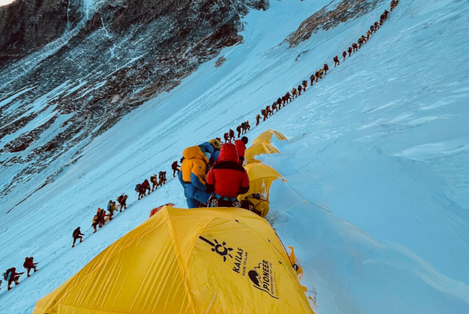 Απίστευτο σκάνδαλο στο Έβερεστ: Δηλητηρίαζαν ορειβάτες για να δικαιολογούν αεροδιακομιδές