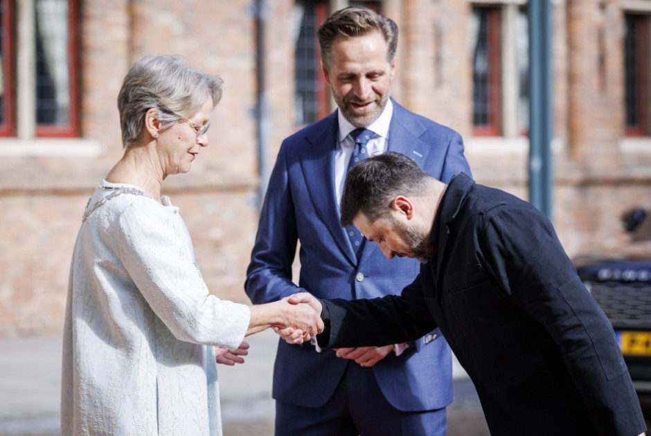 &Sigma;&tau;&omicron;&nu; &Pi;&rho;ό&epsilon;&delta;&rho;&omicron; &Zeta;&epsilon;&lambda;έ&nu;&sigma;&kappa;&iota; &kappa;&alpha;&iota; &tau;&omicron;&nu; &omicron;&upsilon;&kappa;&rho;&alpha;&nu;&iota;&kappa;ό &lambda;&alpha;ό &alpha;&pi;&omicron;&nu;&epsilon;&mu;ή&theta;&eta;&kappa;&epsilon; &tau;&omicron; &Beta;&rho;&alpha;&beta;&epsilon;ί&omicron; &Rho;&omicron;ύ&zeta;&beta;&epsilon;&lambda;&tau;