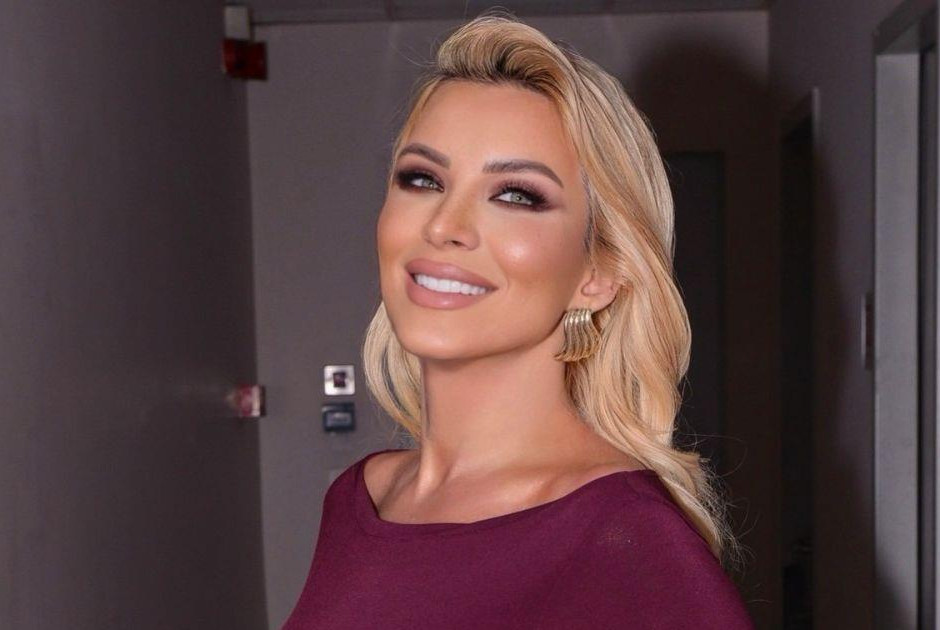 &Eta; &mu;&pi;έ&mu;&pi;&alpha; &beta;&iota;ά&sigma;&tau;&eta;&kappa;&epsilon; ή&rho;&theta;&epsilon; &tau;&eta;&nu; ώ&rho;&alpha; &pi;&omicron;&upsilon; &delta;&iota;ά&lambda;&epsilon;&xi;&epsilon; &eta; ί&delta;&iota;&alpha;, &epsilon;ί&pi;&epsilon; &omicron; &gamma;&upsilon;&nu;&alpha;&iota;&kappa;&omicron;&lambda;ό&gamma;&omicron;&sigmaf; &tau;&eta;&sigmaf; &Kappa;&alpha;&tau;&epsilon;&rho;ί&nu;&alpha;&sigmaf; &Kappa;&alpha;&iota;&nu;&omicron;ύ&rho;&gamma;&iota;&omicron;&upsilon;