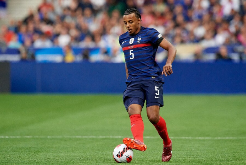 Μπαρτσελόνα: Ενδιαφέρον για Κουντέ από Σίτι, Λίβερπουλ και Τσέλσι