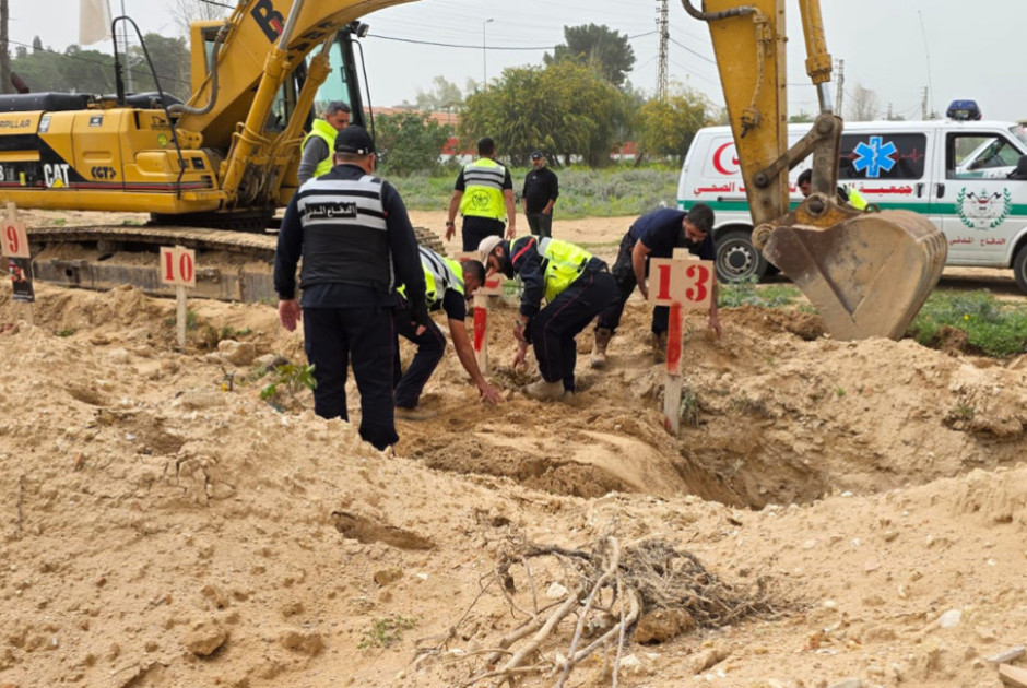 &Delta;&rho;&alpha;&mu;&alpha;&tau;&iota;&kappa;έ&sigmaf; &epsilon;&iota;&kappa;ό&nu;&epsilon;&sigmaf;: &Alpha;&nu;&omicron;ί&gamma;&omicron;&upsilon;&nu; &tau;ά&phi;&omicron;&upsilon;&sigmaf; &sigma;&epsilon; &omicron;&iota;&kappa;ό&pi;&epsilon;&delta;&alpha; &sigma;&tau;&omicron;&nu; &Lambda;ί&beta;&alpha;&nu;&omicron; &gamma;&iota;&alpha; &tau;&omicron;&upsilon;&sigmaf; &nu;&epsilon;&kappa;&rho;&omicron;ύ&sigmaf; &tau;&omicron;&upsilon;&sigmaf;