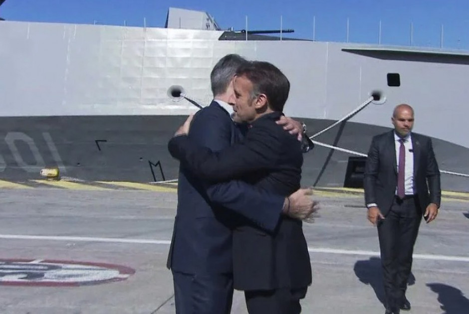 &Sigma;&tau;&eta; &phi;&rho;&epsilon;&gamma;ά&tau;&alpha; &laquo;&Kappa;ί&mu;&omega;&nu;&raquo; &sigma;ή&mu;&epsilon;&rho;&alpha; &omicron; &Epsilon;&mu;&alpha;&nu;&omicron;&upsilon;έ&lambda; &Mu;&alpha;&kappa;&rho;ό&nu; - &Delta;&epsilon;ί&tau;&epsilon; &beta;ί&nu;&tau;&epsilon;&omicron; &alpha;&pi;ό &tau;&eta; &sigma;&tau;&iota;&gamma;&mu;ή &tau;&eta;&sigmaf; ά&phi;&iota;&xi;ή&sigmaf; &tau;&omicron;&upsilon;