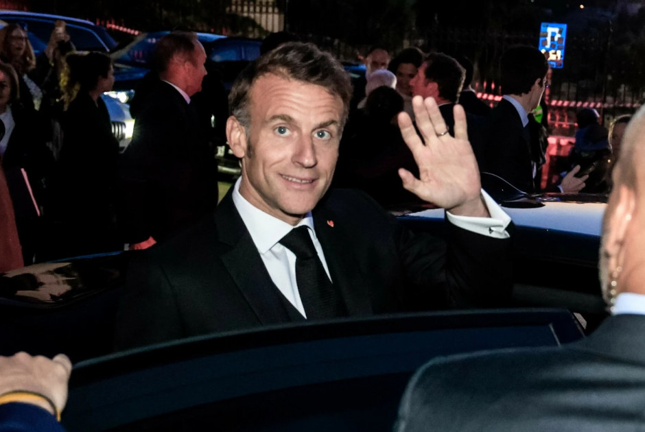 &Sigma;&tau;&eta; &phi;&rho;&epsilon;&gamma;ά&tau;&alpha; &laquo;&Kappa;ί&mu;&omega;&nu;&raquo; &sigma;ή&mu;&epsilon;&rho;&alpha; &omicron; &Epsilon;&mu;&alpha;&nu;&omicron;&upsilon;έ&lambda; &Mu;&alpha;&kappa;&rho;ό&nu;