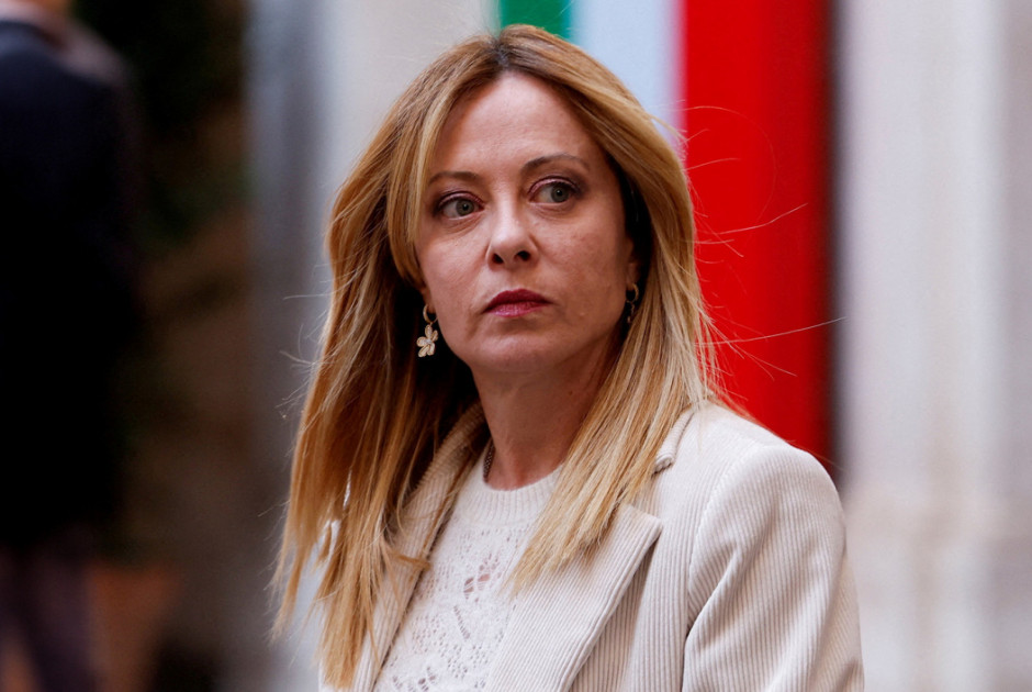 &Mu;&epsilon;&lambda;ό&nu;&iota;: &Omicron;&iota; &alpha;&mu;&upsilon;&nu;&tau;&iota;&kappa;έ&sigmaf; &delta;&alpha;&pi;ά&nu;&epsilon;&sigmaf; &pi;&alpha;&rho;&alpha;&mu;έ&nu;&omicron;&upsilon;&nu; &sigma;&eta;&mu;&alpha;&nu;&tau;&iota;&kappa;έ&sigmaf;, &alpha;&lambda;&lambda;ά &eta; &epsilon;&nu;έ&rho;&gamma;&epsilon;&iota;&alpha; &epsilon;ί&nu;&alpha;&iota; &pi;&rho;&omicron;&tau;&epsilon;&rho;&alpha;&iota;ό&tau;&eta;&tau;&alpha;