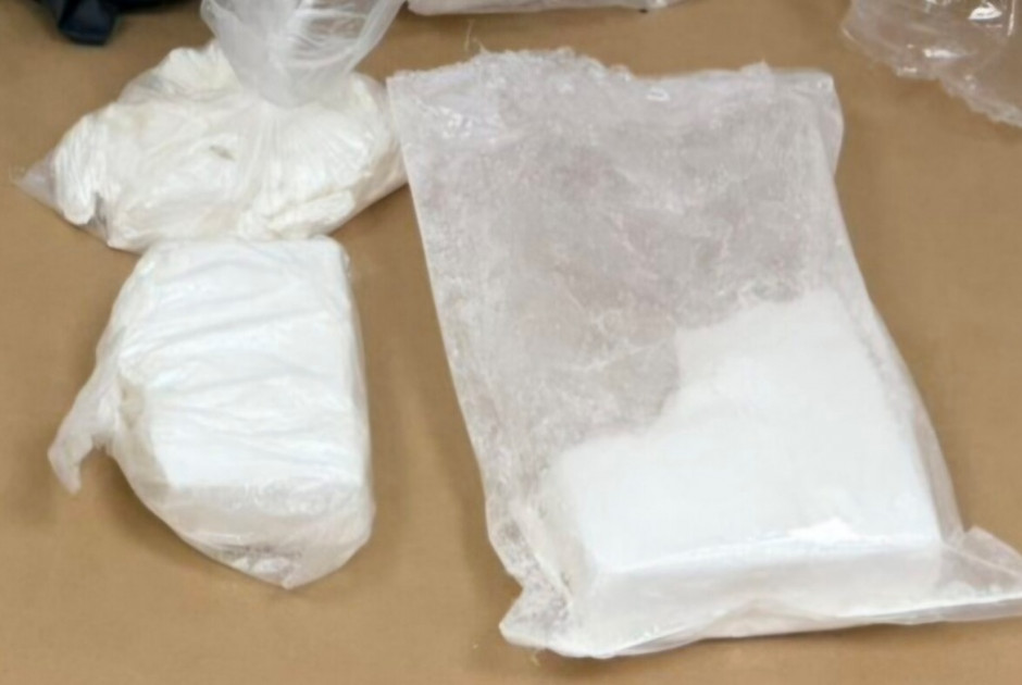 Τέσσερις συλλήψεις για κατοχή ναρκωτικών και ποσού άνω των 3 χιλιάδων (ΦΩΤΟΣ)