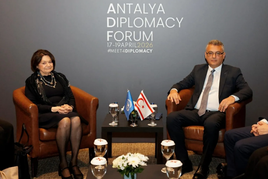 ΟΗΕ: Τι αναφέρει για «σημαία» του ψευδοκράτους στη συνάντηση ΝτιΚάρλο – Έρχιουρμαν