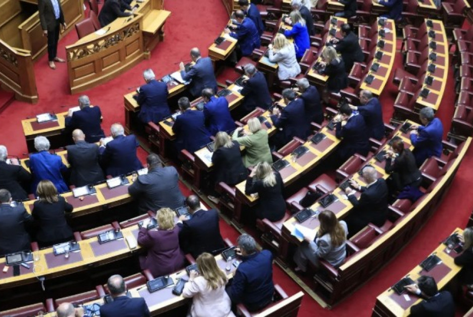 Ά&rho;&sigma;&eta; &alpha;&sigma;&upsilon;&lambda;ί&alpha;&sigmaf; &kappa;&alpha;&iota; &gamma;&iota;&alpha; &tau;&omicron;&upsilon;&sigmaf; 13 &beta;&omicron;&upsilon;&lambda;&epsilon;&upsilon;&tau;έ&sigmaf; &pi;&omicron;&upsilon; &pi;&epsilon;&rho;&iota;&lambda;&alpha;&mu;&beta;ά&nu;&omicron;&nu;&tau;&alpha;&iota; &sigma;&tau;&iota;&sigmaf; &delta;&iota;&kappa;&omicron;&gamma;&rho;&alpha;&phi;ί&epsilon;&sigmaf; &gamma;&iota;&alpha; &tau;&omicron;&nu; &Omicron;&Pi;&Epsilon;&Kappa;&Epsilon;&Pi;&Epsilon;