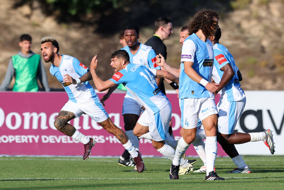 &Pi;ά&phi;&omicron;&sigmaf; F.C. - &Alpha;&Epsilon;&Lambda; 3-1: &Delta;&Epsilon;&Upsilon;&Tau;&Epsilon;&Rho;&Eta; &nu;ί&kappa;&eta; &kappa;&alpha;&iota; 3&eta; &delta;&iota;&alpha;&delta;&omicron;&chi;&iota;&kappa;ή &pi;&rho;ό&kappa;&rho;&iota;&sigma;&eta; &sigma;&epsilon; &tau;&epsilon;&lambda;&iota;&kappa;ό &kappa;&upsilon;&pi;έ&lambda;&lambda;&omicron;&upsilon; Coca Cola (&sigma;&tau;&iota;&gamma;&mu;&iota;ό&tau;&upsilon;