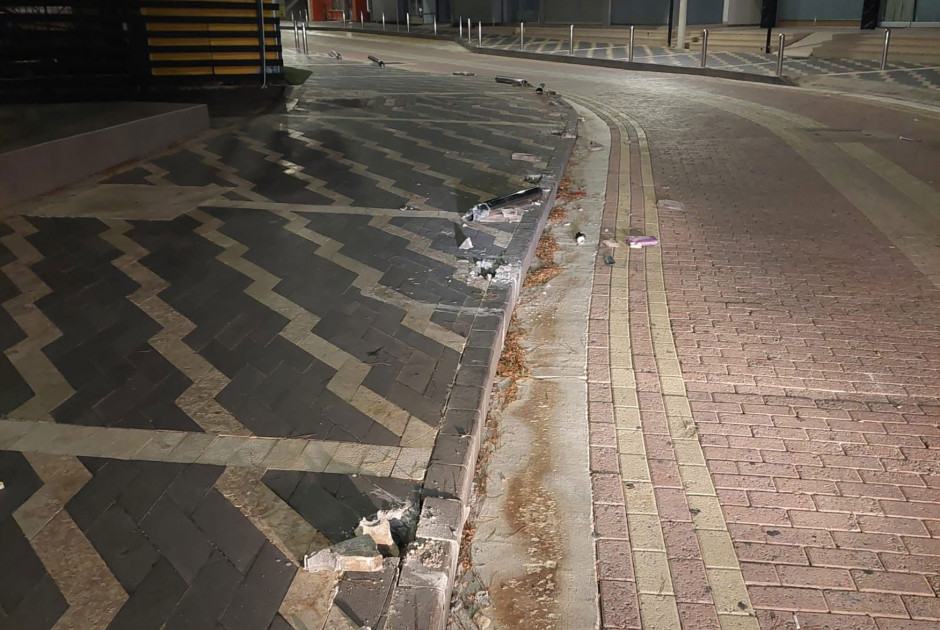 &Omicron;&delta;&eta;&gamma;ό&sigmaf; &pi;&rho;&omicron;&sigma;έ&kappa;&rho;&omicron;&upsilon;&sigma;&epsilon; &sigma;&epsilon; &pi;&alpha;&sigma;&sigma;ά&lambda;&omicron;&upsilon;&sigmaf; &kappa;&alpha;&iota; &epsilon;&gamma;&kappa;&alpha;&tau;έ&lambda;&epsilon;&iota;&psi;&epsilon; &kappa;ύ&rho;&iota;&omicron;&sigmaf; &tau;&eta;&nu; &sigma;&kappa;&eta;&nu;ή (&Phi;&Omega;&Tau;&Omicron;)