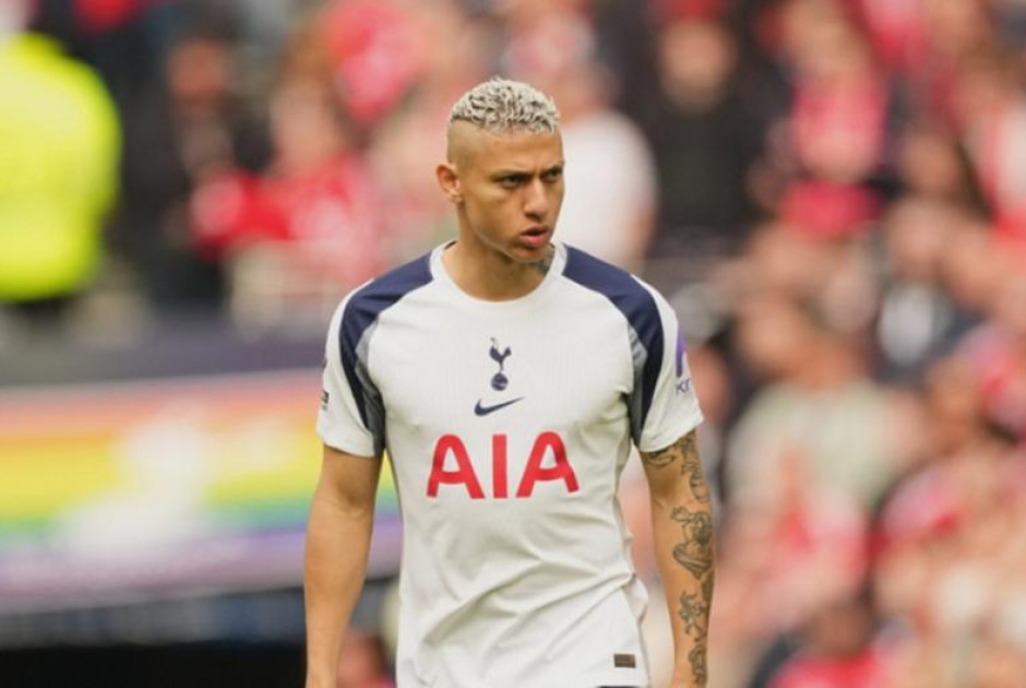 &Sigma;&omicron;&kappa;ά&rho;&epsilon;&iota; &omicron; &Rho;&iota;&tau;&sigma;ά&rho;&lambda;&iota;&sigma;&omicron;&nu;: &laquo;&Sigma;&kappa;&epsilon;&phi;&tau;ό&mu;&omicron;&upsilon;&nu; &nu;&alpha; &pi;έ&sigma;&omega; &mu;&epsilon; &tau;&omicron; &alpha;&upsilon;&tau;&omicron;&kappa;ί&nu;&eta;&tau;&omicron; &sigma;&epsilon; &tau;&omicron;ί&chi;&omicron;&raquo;