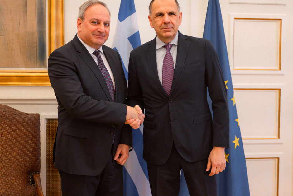 &Sigma;&tau;&epsilon;&phi;ά&nu;&omicron;&upsilon; &ndash; &Gamma;&epsilon;&rho;&alpha;&pi;&epsilon;&tau;&rho;ί&tau;&eta;&sigmaf;: &Alpha;&nu;&tau;ά&lambda;&lambda;&alpha;&xi;&alpha;&nu; &alpha;&pi;ό&psi;&epsilon;&iota;&sigmaf; &kappa;&alpha;&iota; &epsilon;&kappa;&tau;&iota;&mu;ή&sigma;&epsilon;&iota;&sigmaf; &gamma;&iota;&alpha; &Kappa;&upsilon;&pi;&rho;&iota;&alpha;&kappa;ό