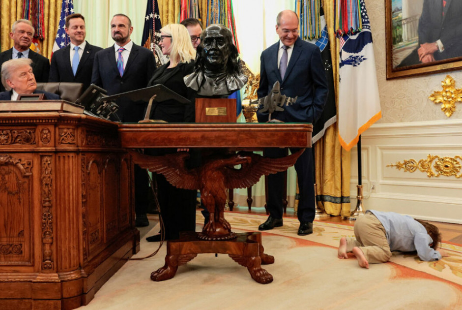 O 2χρονος που έκλεψε τις εντυπώσεις στο Οβάλ Γραφείο (ΒΙΝΤΕΟ)