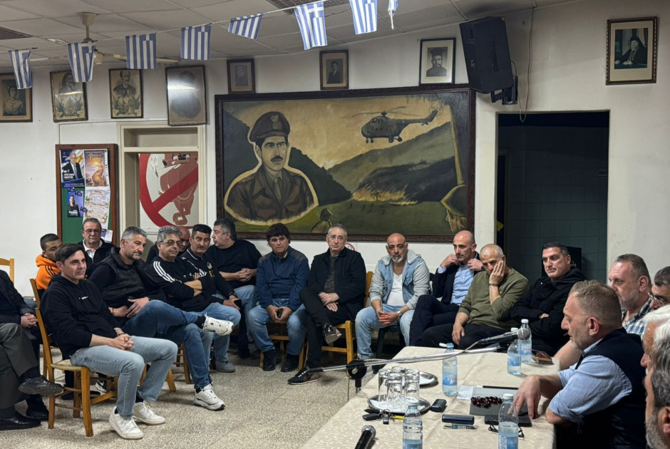 &Alpha;&Pi;&Omicron;&Epsilon;&Lambda;: &Sigma;&upsilon;&nu;ά&nu;&tau;&eta;&sigma;&eta; &Phi;&omega;&tau;ί&omicron;&upsilon;-&Gamma;&kappa;&alpha;&rho;&sigma;ί&alpha; &mu;&epsilon;&tau;ά &tau;&eta;&nu; ή&tau;&tau;&alpha; &kappa;&alpha;&iota; &pi;&rho;&iota;&nu; &alpha;&pi;ό &kappa;&rho;ί&sigma;&iota;&mu;&epsilon;&sigmaf; &upsilon;&pi;&omicron;&chi;&rho;&epsilon;ώ&sigma;&epsilon;&iota;&sigmaf;