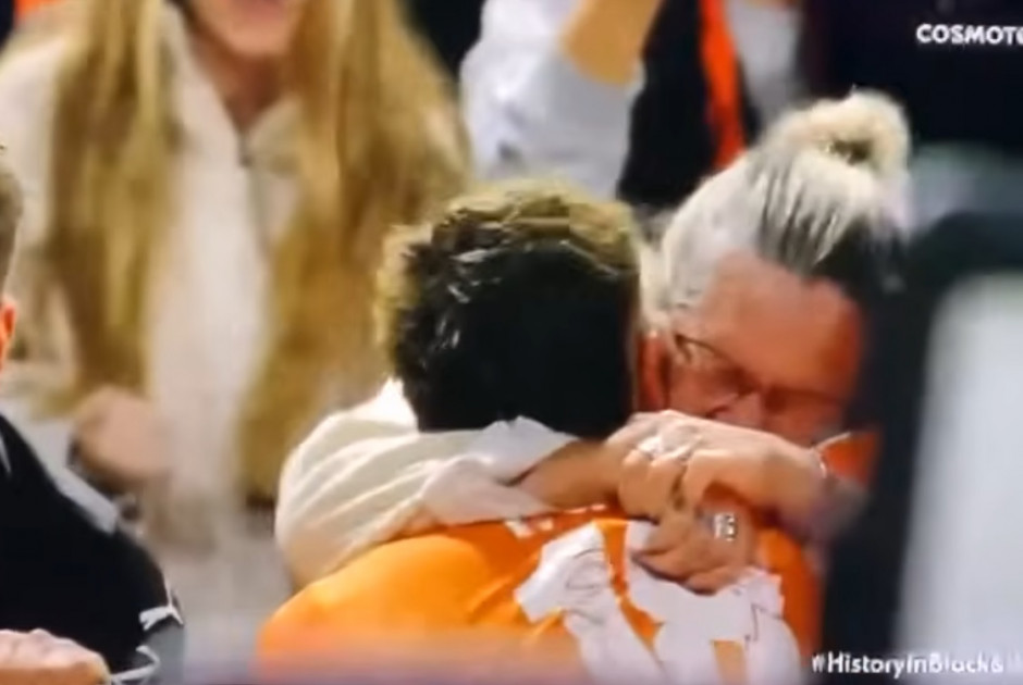 Το ΣΤΙΓΜΙΟΤΥΠΟ της χρονιάς: Τι μπορεί να κάνει μια μάνα για το παιδί της; (ΒΙΝΤΕΟ)