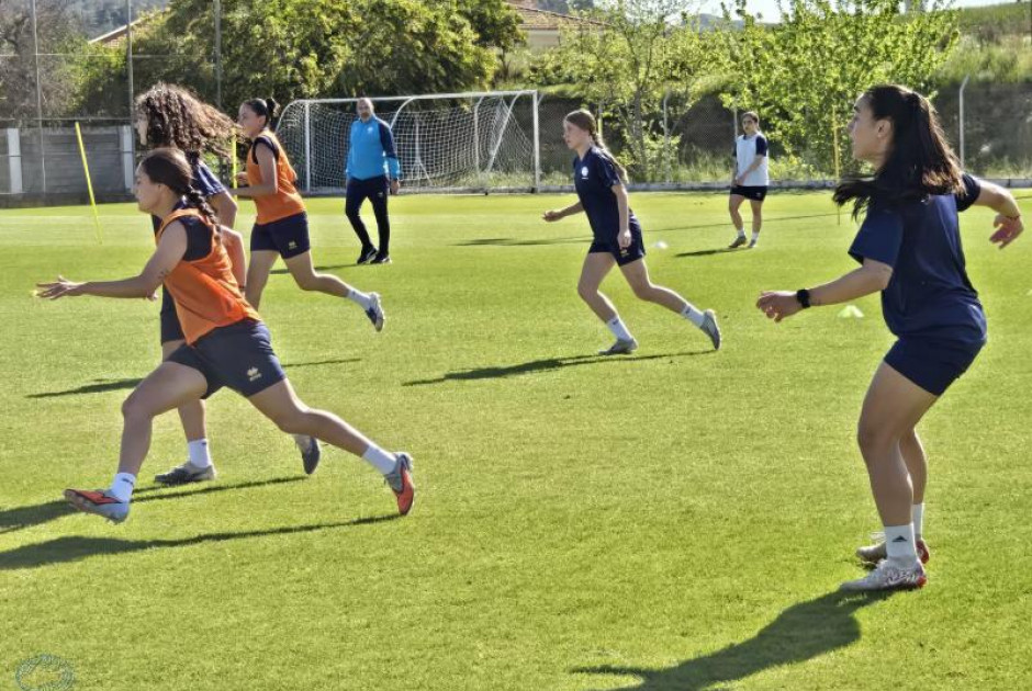 &Epsilon;&theta;&nu;&iota;&kappa;ή &Gamma;&upsilon;&nu;&alpha;&iota;&kappa;ώ&nu;: &Tau;&epsilon;&lambda;&iota;&kappa;ή &epsilon;&upsilon;&theta;&epsilon;ί&alpha; &epsilon;&nu;ό&psi;&epsilon;&iota; &Mu;&omicron;&lambda;&delta;&alpha;&beta;ί&alpha;&sigmaf;