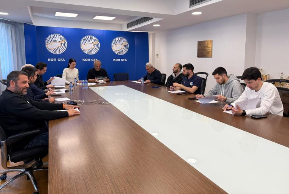 &Sigma;&tau;&iota;&sigmaf; 30 &Alpha;&pi;&rho;&iota;&lambda;ί&omicron;&upsilon; &omicron; &tau;&epsilon;&lambda;&iota;&kappa;ό&sigmaf; &Kappa;&upsilon;&pi;έ&lambda;&lambda;&omicron;&upsilon; &Nu;έ&omega;&nu; &Pi;ά&phi;&omicron;&sigmaf; FC