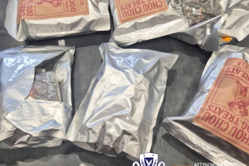 &laquo;Dog treats&raquo; &mu;&epsilon;... &epsilon;&iota;&delta;&iota;&kappa;ό &pi;&epsilon;&rho;&iota;&epsilon;&chi;ό&mu;&epsilon;&nu;&omicron; - &Sigma;&alpha;&kappa;&omicron;&upsilon;&lambda;ά&kappa;&iota;&alpha; &mu;&epsilon; &lambda;&iota;&chi;&omicron;&upsilon;&delta;&iota;έ&sigmaf; έ&kappa;&rho;&upsilon;&beta;&alpha;&nu; 3kg &kappa;ά&nu;&nu;&alpha;&beta;&eta;&sigmaf; - &Nu;έ&omicron; &chi;&tau;ύ&pi;&eta;&mu;&alpha; &Upsilon;
