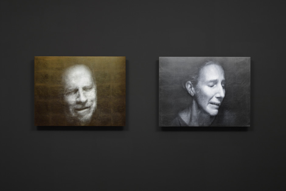 &Tau;&omicron; Ί&delta;&rho;&upsilon;&mu;&alpha; PSI &pi;&alpha;&rho;&omicron;&upsilon;&sigma;&iota;ά&zeta;&epsilon;&iota; &tau;&eta;&nu; έ&kappa;&theta;&epsilon;&sigma;&eta; Bill Viola. Unspoken