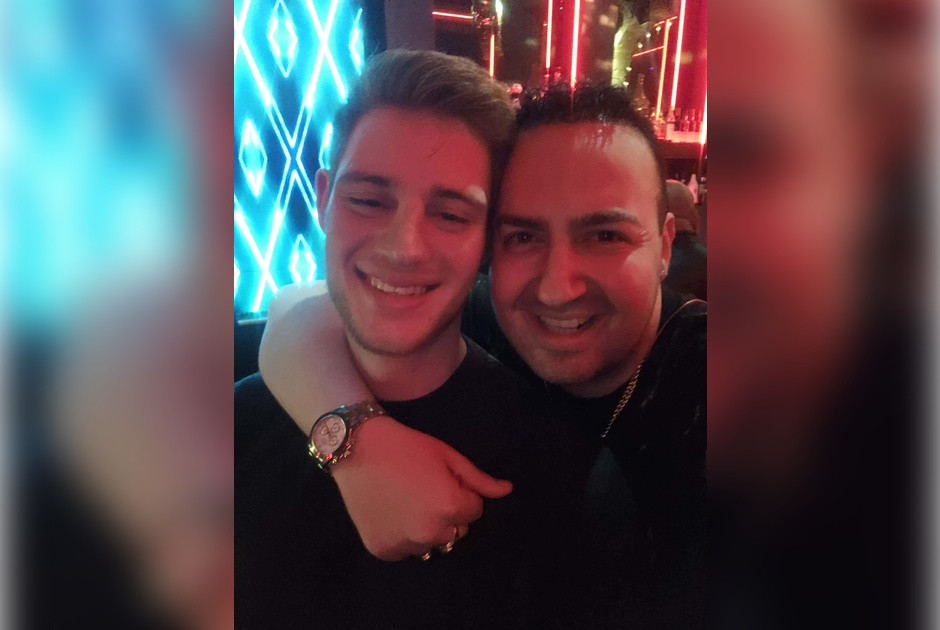 Άντης Λούτσιος: Ο εγγονός του Νίκου Αναστασιάδη τραγούδησε Μητροπάνο και καταχειροκροτήθηκε (ΒΙΝΤΕΟ)