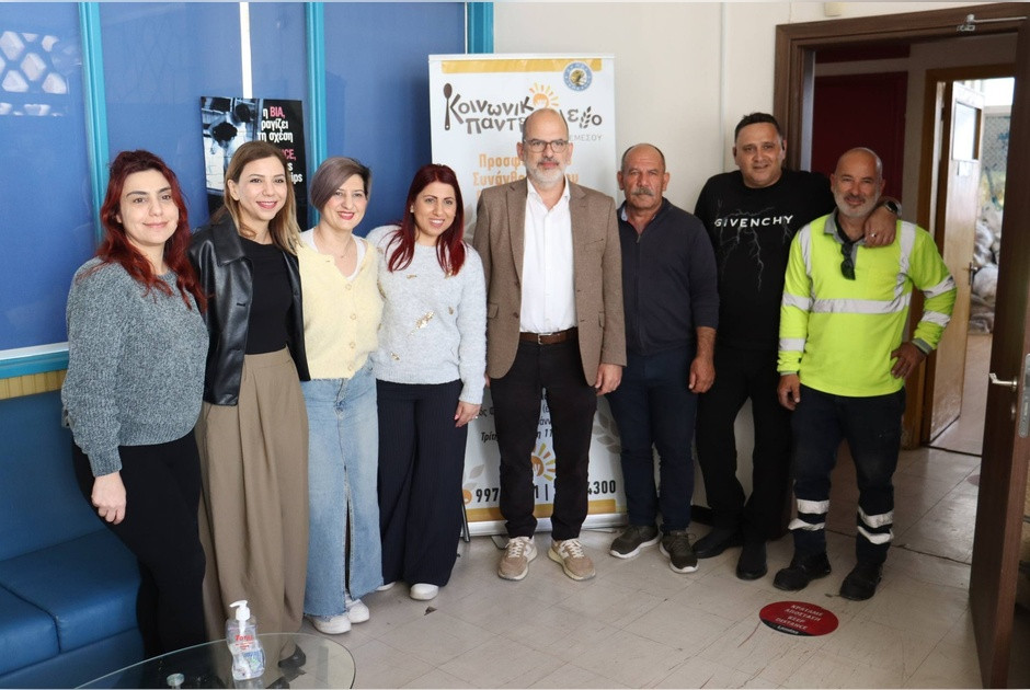 &Delta;&iota;&alpha;&nu;&omicron;&mu;ή &Pi;&alpha;&sigma;&chi;&alpha;&lambda;&iota;&nu;ώ&nu; &Pi;&alpha;&kappa;έ&tau;&omega;&nu; &alpha;&pi;ό &tau;&omicron; &Kappa;&omicron;&iota;&nu;&omega;&nu;&iota;&kappa;ό &Pi;&alpha;&nu;&tau;&omicron;&pi;&omega;&lambda;&epsilon;ί&omicron; &Delta;ή&mu;&omicron;&upsilon; &Lambda;&epsilon;&mu;&epsilon;&sigma;&omicron;ύ