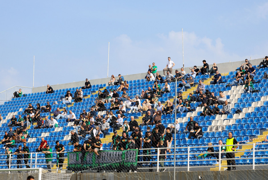ΤΡΟΧΑΙΟ για οπαδό έξω από το γήπεδο