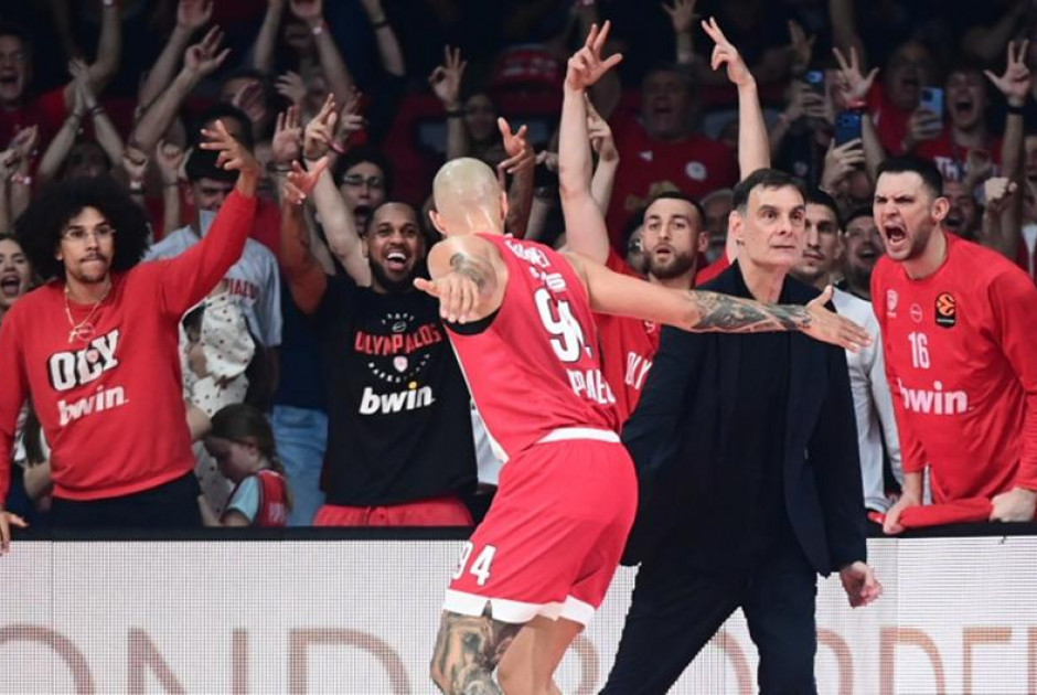 Total basket &omicron; &alpha;&pi;ί&theta;&alpha;&nu;&omicron;&sigmaf; &Omicron;&lambda;&upsilon;&mu;&pi;&iota;&alpha;&kappa;ό&sigmaf;, 2-0 &kappa;&alpha;&iota; &mu;&iota;&alpha; &alpha;&nu;ά&sigma;&alpha; &alpha;&pi;ό &tau;&omicron; Final 4!