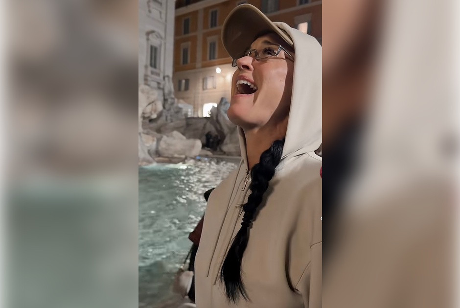 Κέιτι Πέρι: Πέταξε την πιστωτική της κάρτα στη Φοντάνα Ντι Τρέβι γιατί δεν είχε κέρματα