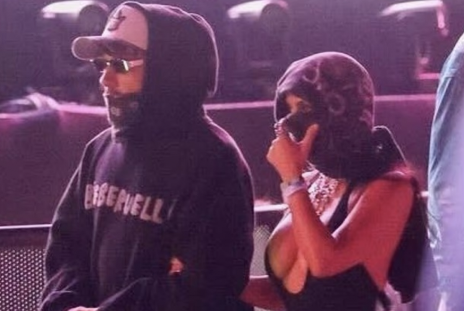 &Eta; &Kappa;&iota;&mu; &Kappa;&alpha;&rho;&nu;&tau;ά&sigma;&iota;&alpha;&nu; &chi;έ&rho;&iota; &chi;έ&rho;&iota; &mu;&epsilon; &tau;&omicron;&nu; &Lambda;&omicron;ύ&iota;&sigmaf; &Chi;ά&mu;&iota;&lambda;&tau;&omicron;&nu; &sigma;&tau;&omicron; Coachella