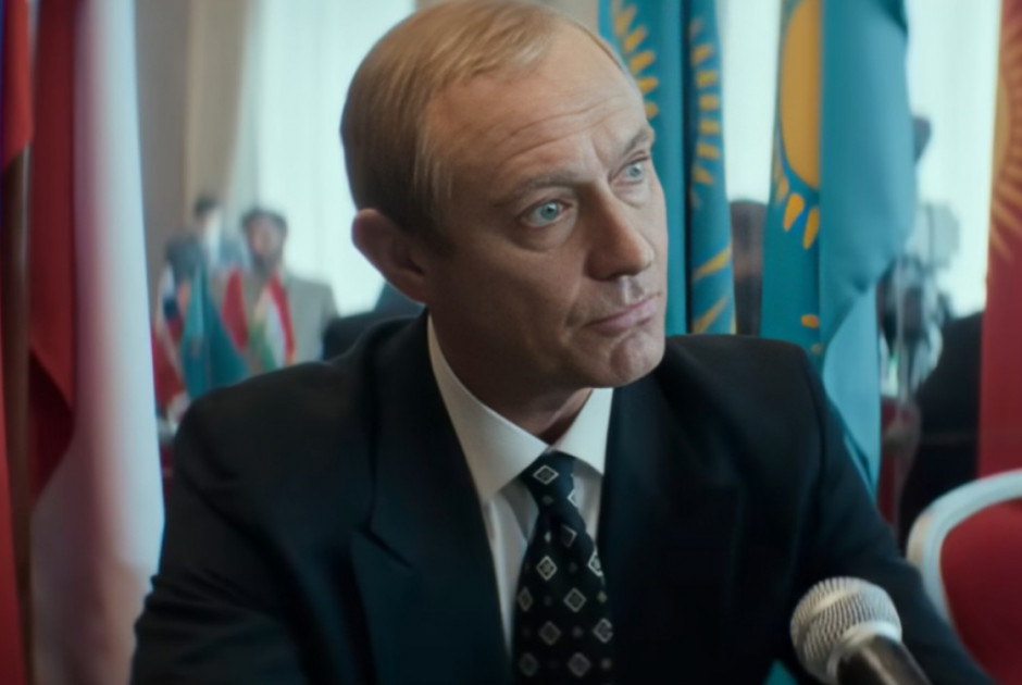 &laquo;The Wizard of the Kremlin&raquo;: &Eta; &mu;&epsilon;&tau;&alpha;&mu;ό&rho;&phi;&omega;&sigma;&eta; &tau;&omicron;&upsilon; &Tau;&zeta;&omicron;&upsilon;&nu;&tau; &Lambda;&omicron; &sigma;&epsilon; &Beta;&lambda;&alpha;&nu;&tau;ί&mu;&iota;&rho; &Pi;&omicron;ύ&tau;&iota;&nu; &kappa;&lambda;έ&beta;&epsilon;&iota; &tau;&eta;&nu; &pi;&alpha;&rho;ά&sigma;&tau;&alpha;&sigma;&eta;