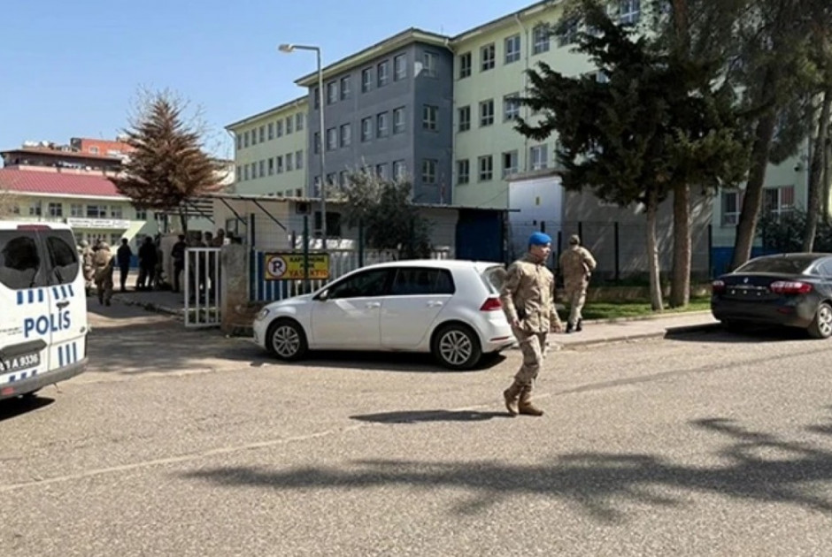 &Pi;&upsilon;&rho;&omicron;&beta;&omicron;&lambda;&iota;&sigma;&mu;&omicron;ί &sigma;&epsilon; &lambda;ύ&kappa;&epsilon;&iota;&omicron; &sigma;&tau;&eta;&nu; &Tau;&omicron;&upsilon;&rho;&kappa;ί&alpha; - &Mu;&alpha;&theta;&eta;&tau;έ&sigmaf; έ&pi;&epsilon;&sigma;&alpha;&nu; &alpha;&pi;ό &pi;&alpha;&rho;ά&theta;&upsilon;&rho;&alpha; &gamma;&iota;&alpha; &nu;&alpha; &sigma;&omega;&theta;&omicron;ύ&nu; (&Beta;&Iota;&Nu;&Tau;&Epsilon;&Omicron;)